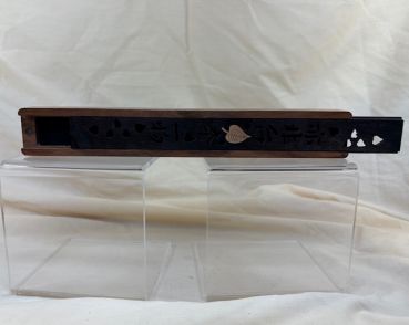 Etui zum Abbrennen von Räucherstäbchen