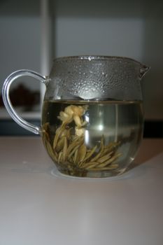 Gong Yi Cha - Kunsttee (Weißer Tee mit Blüten)