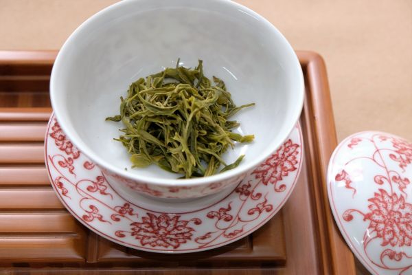 Shuangjing Lu Cha - Grüner Tee der Zwei Brunnen