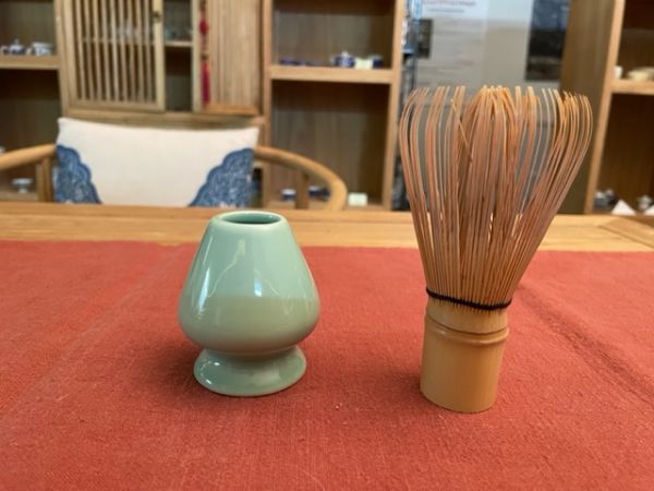 Matchabesen (Chasen) + Matchabesenhalter (Kusenaoshi) - grün